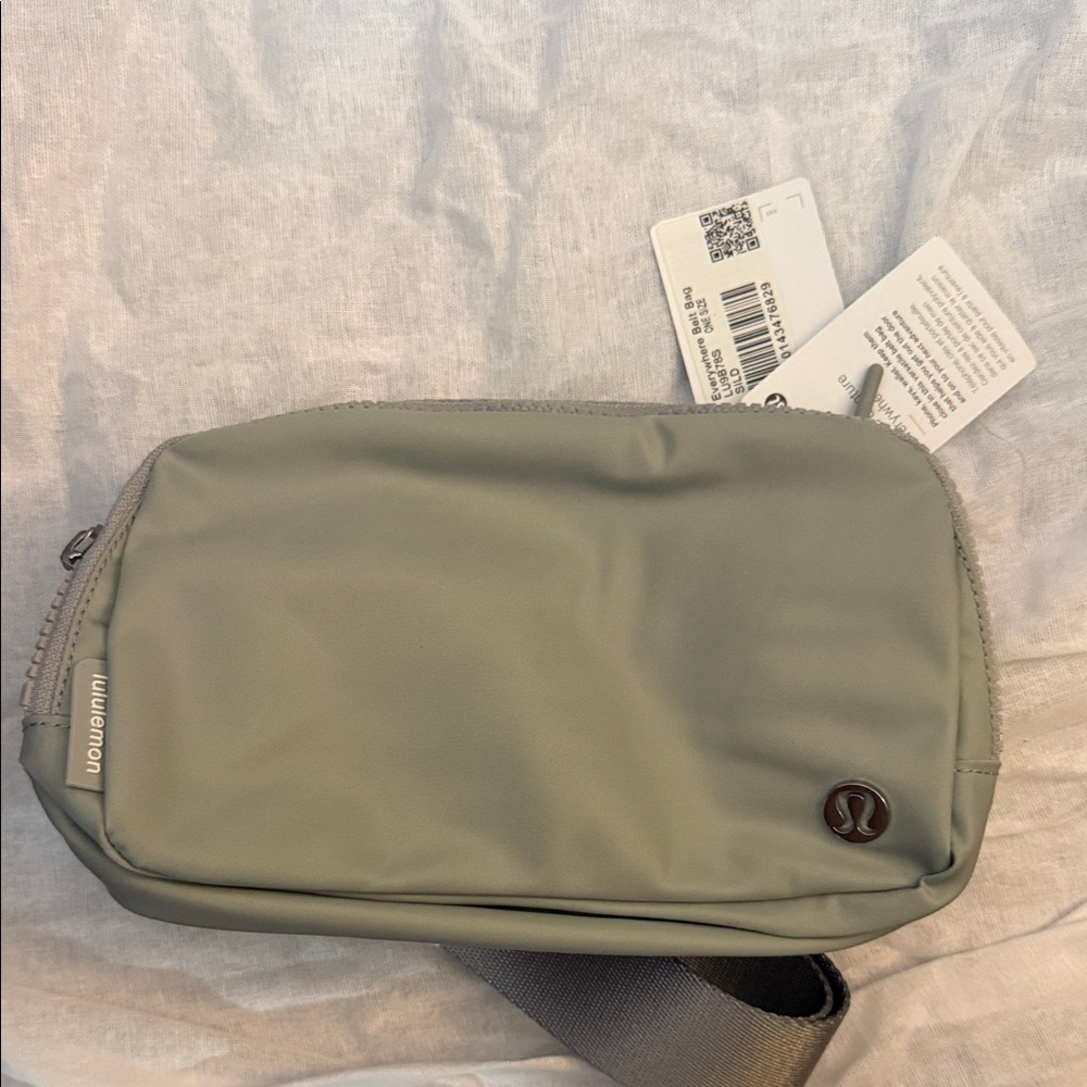 lululemon athletica Everywhere Belt Bag - light gray - NWT